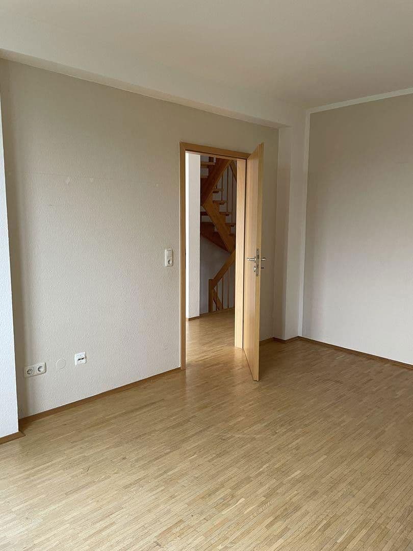 Prodej domu 160 m², pozemek 300 m², Groß-Zimmern, Hessen Prodej domu 160 m², pozemek 300 m², Groß-Zimmern, Hessen