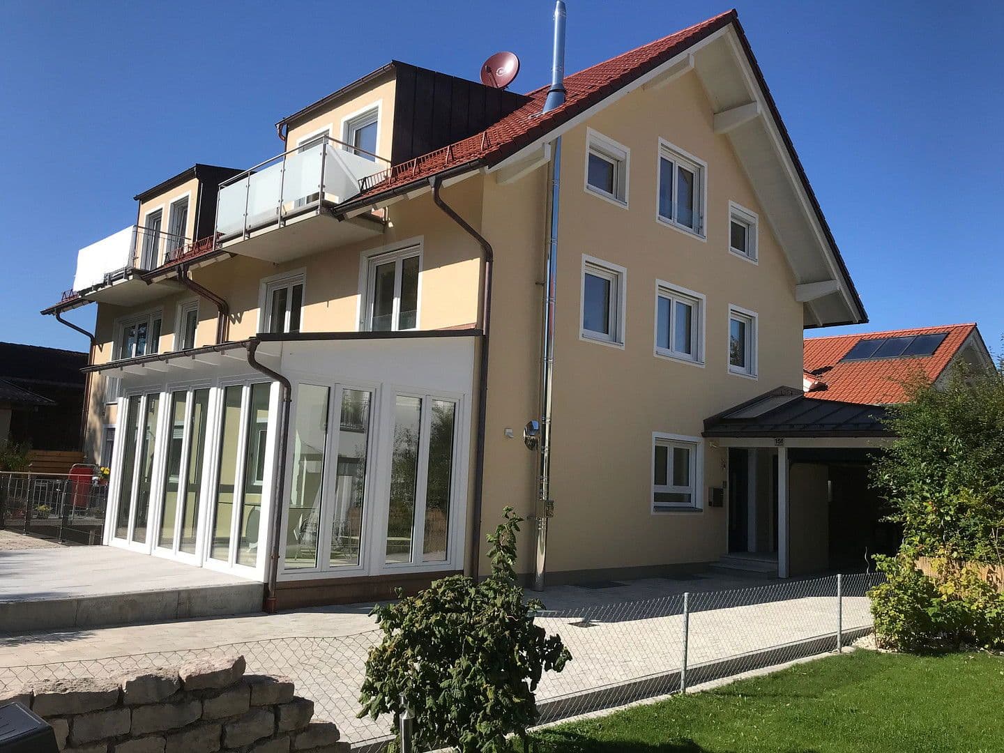 Prodej domu 227 m², pozemek 286 m², Tainger Straße 15f, Pastetten, Bavorsko Prodej domu 227 m², pozemek 286 m², Tainger Straße 15f, Pastetten, Bavorsko