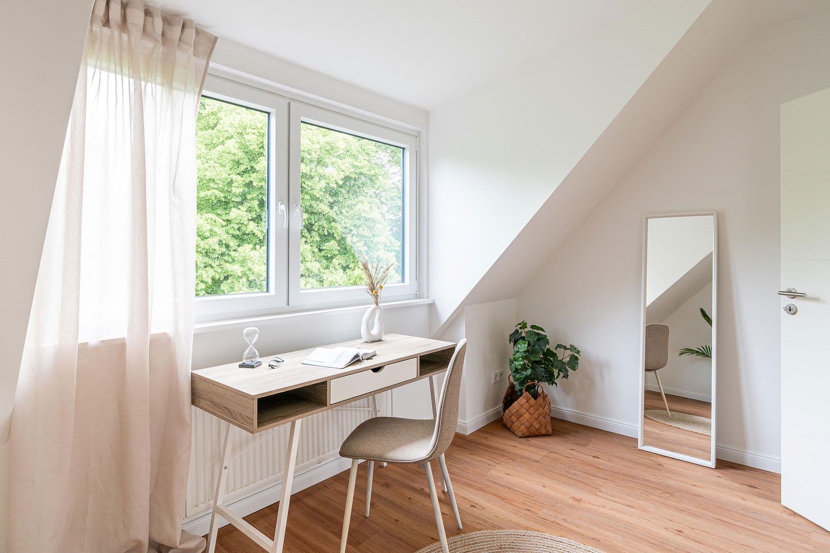 Prodej bytu 3+1 76 m², Meiendorfer Straße 12a, Hamburg, Hamburg Prodej bytu 3+1 76 m², Meiendorfer Straße 12a, Hamburg, Hamburg