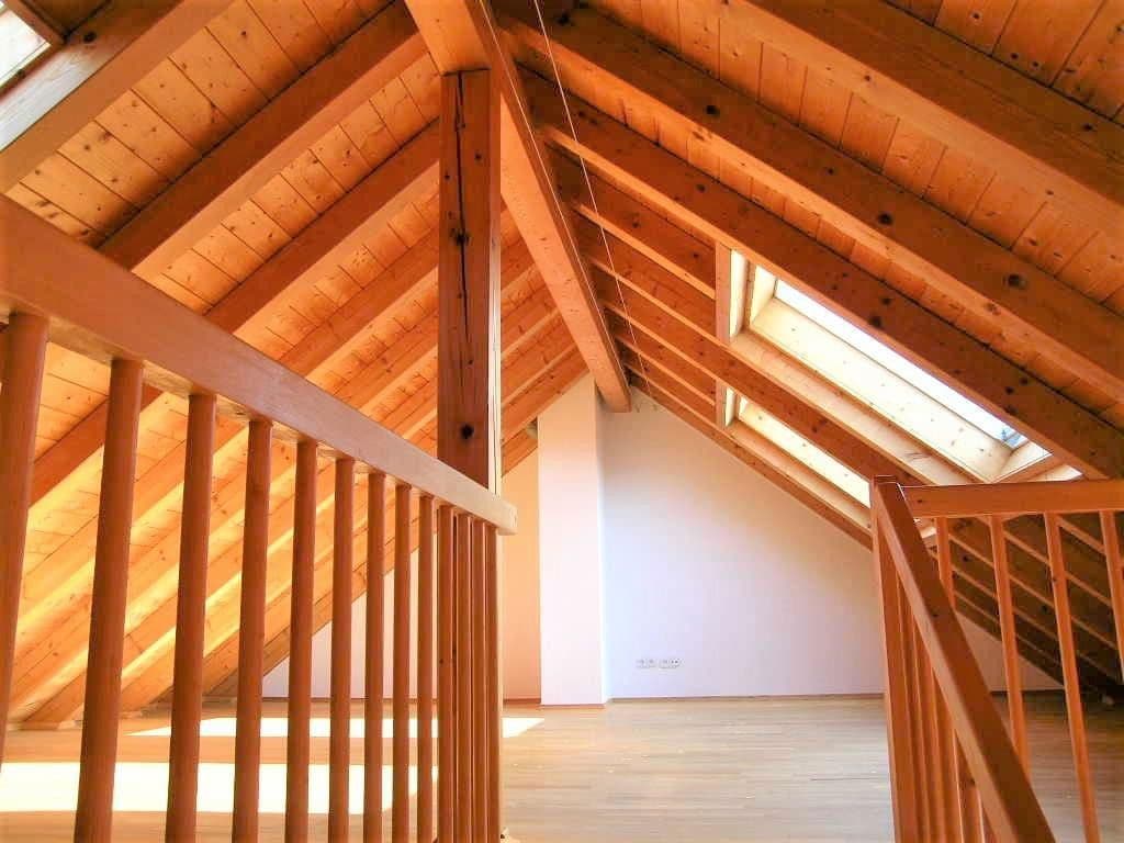 Pronájem domu 200 m², pozemek 420 m², Frankfurt, Hessen Pronájem domu 200 m², pozemek 420 m², Frankfurt, Hessen