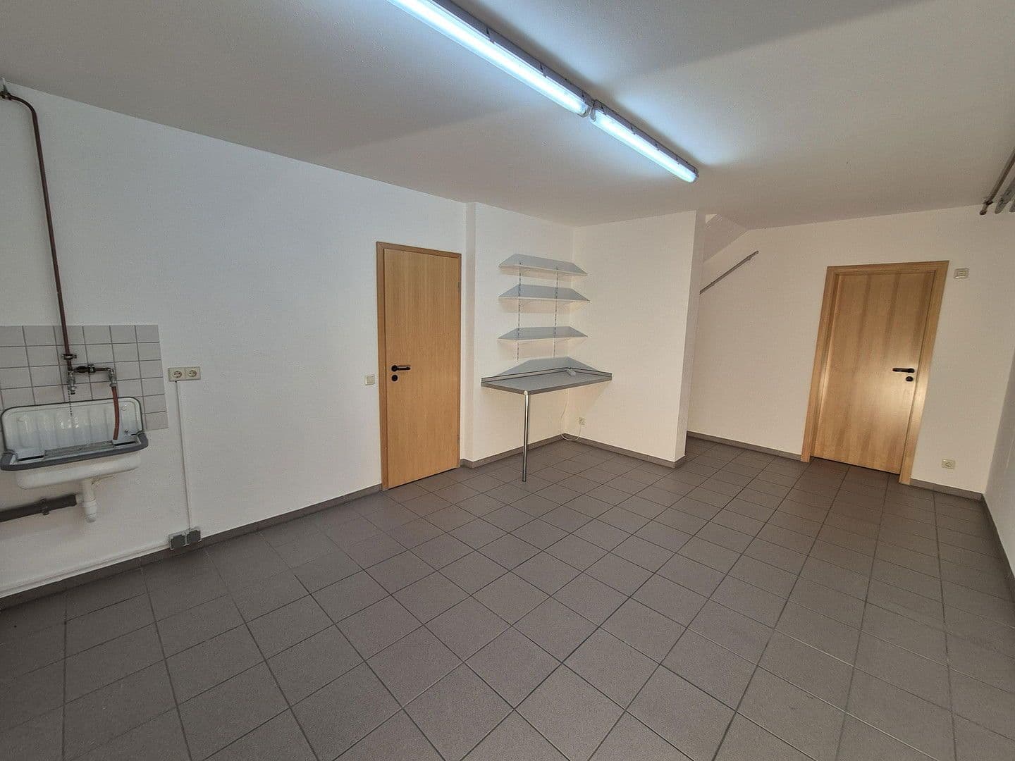 Pronájem domu 200 m², pozemek 420 m², Frankfurt, Hessen Pronájem domu 200 m², pozemek 420 m², Frankfurt, Hessen