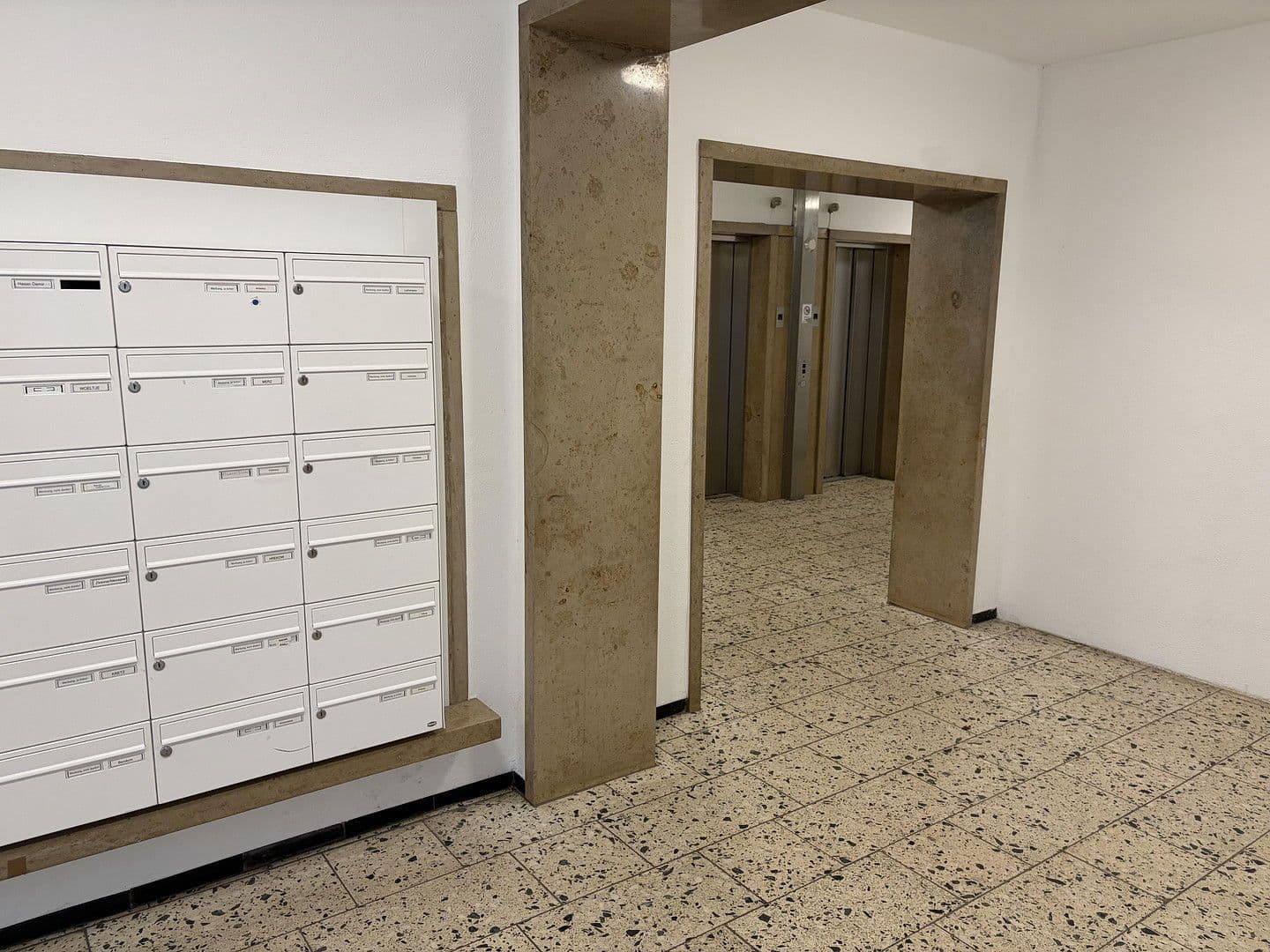 Prodej bytu 3+1 80 m², Schildkrötenweg 2, Stuttgart, Bádensko-Württembersko Prodej bytu 3+1 80 m², Schildkrötenweg 2, Stuttgart, Bádensko-Württembersko