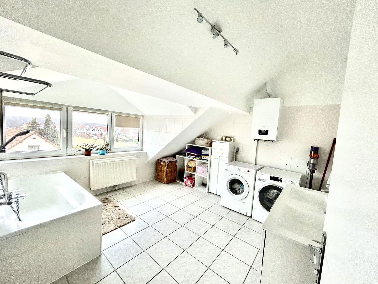 Prodej bytu 3+1 111 m², Wienerstrasse 13, Maria Ellend, Dolní Rakousko Prodej bytu 3+1 111 m², Wienerstrasse 13, Maria Ellend, Dolní Rakousko