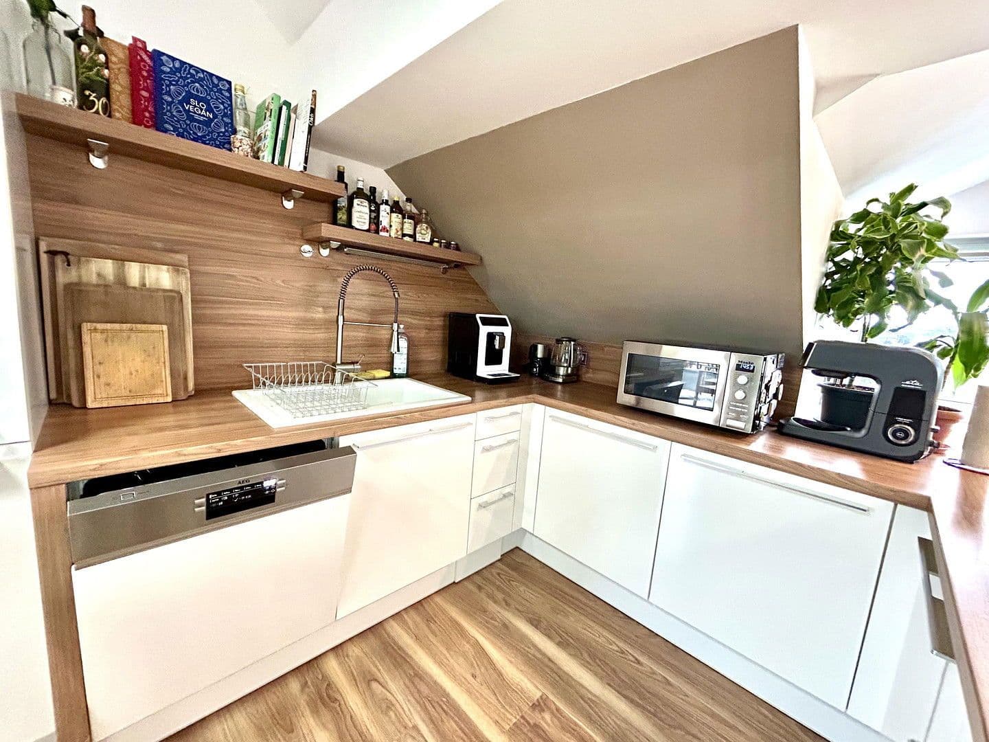 Prodej bytu 3+1 111 m², Wienerstrasse 13, Maria Ellend, Dolní Rakousko Prodej bytu 3+1 111 m², Wienerstrasse 13, Maria Ellend, Dolní Rakousko