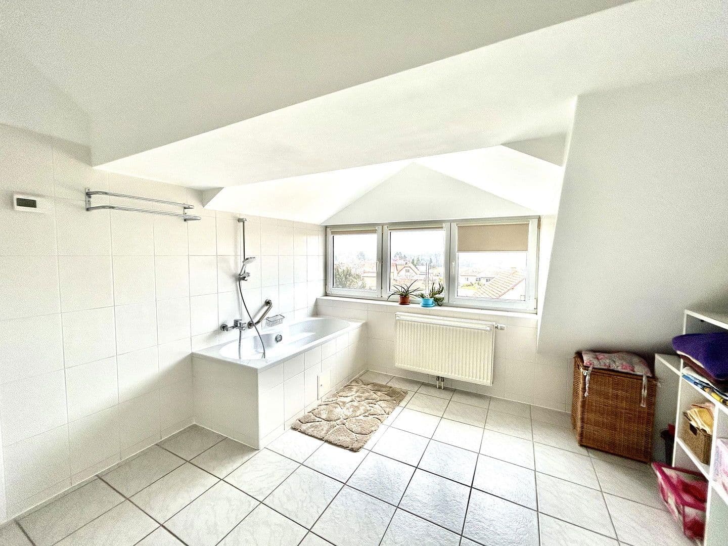 Prodej bytu 3+1 111 m², Wienerstrasse 13, Maria Ellend, Dolní Rakousko Prodej bytu 3+1 111 m², Wienerstrasse 13, Maria Ellend, Dolní Rakousko