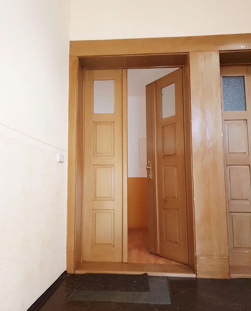 Pronájem bytu 4+1 128 m², Georg-Schumann-Straße 31, Leipzig, Sasko Pronájem bytu 4+1 128 m², Georg-Schumann-Straße 31, Leipzig, Sasko