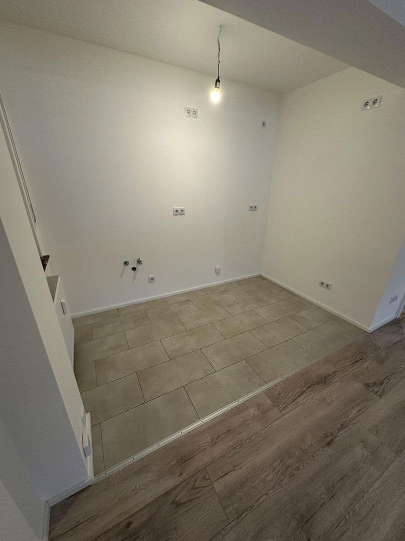 Pronájem bytu 3+1 80 m², Seck, Porýní-Falc Pronájem bytu 3+1 80 m², Seck, Porýní-Falc