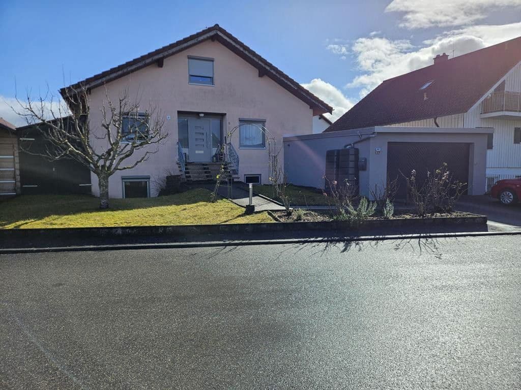 Prodej domu 170 m², pozemek 690 m², Starzach, Bádensko-Württembersko Prodej domu 170 m², pozemek 690 m², Starzach, Bádensko-Württembersko