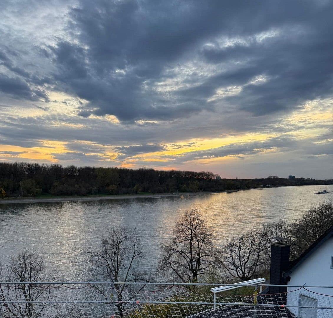 Pronájem bytu 4+1 139 m², Erkerstrasse 23, Köln Porz Ensen, Severní Porýní-Vestfálsko Pronájem bytu 4+1 139 m², Erkerstrasse 23, Köln Porz Ensen, Severní Porýní-Vestfálsko