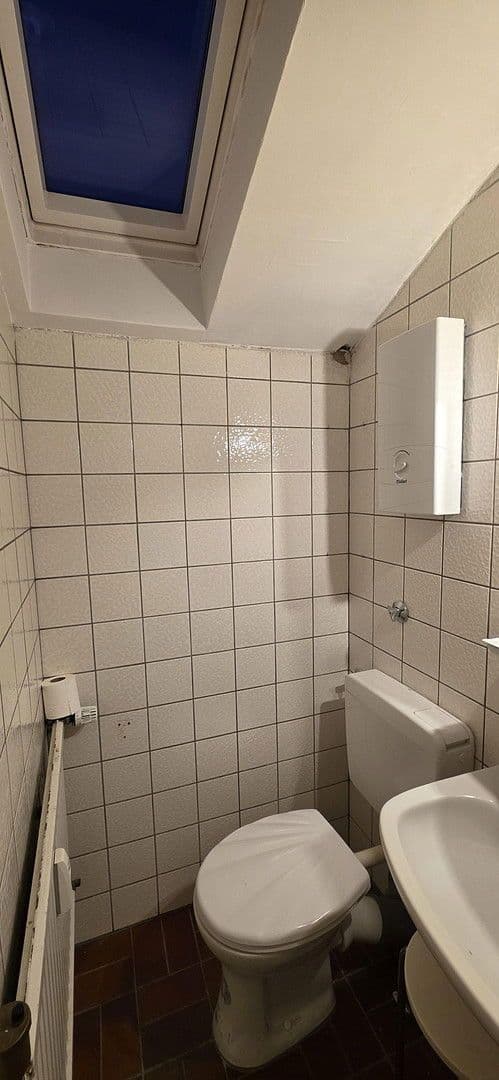 Pronájem bytu 2+1 43 m², Düsseldorf, Severní Porýní-Vestfálsko Pronájem bytu 2+1 43 m², Düsseldorf, Severní Porýní-Vestfálsko