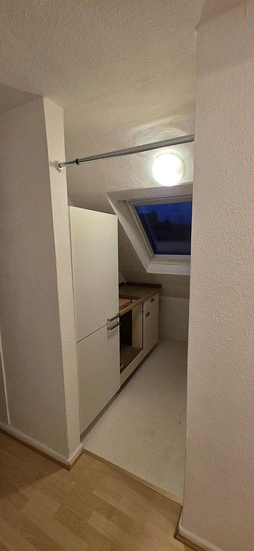 Pronájem bytu 2+1 43 m², Düsseldorf, Severní Porýní-Vestfálsko Pronájem bytu 2+1 43 m², Düsseldorf, Severní Porýní-Vestfálsko