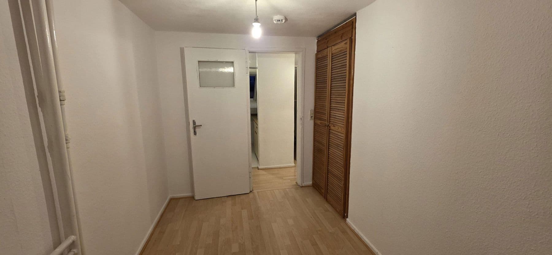 Pronájem bytu 2+1 43 m², Düsseldorf, Severní Porýní-Vestfálsko Pronájem bytu 2+1 43 m², Düsseldorf, Severní Porýní-Vestfálsko