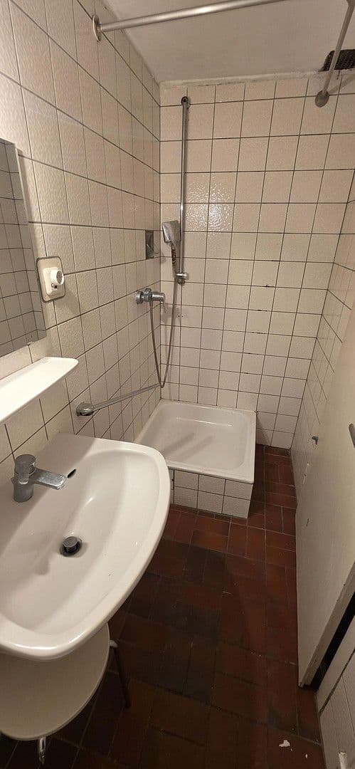 Pronájem bytu 2+1 43 m², Düsseldorf, Severní Porýní-Vestfálsko Pronájem bytu 2+1 43 m², Düsseldorf, Severní Porýní-Vestfálsko