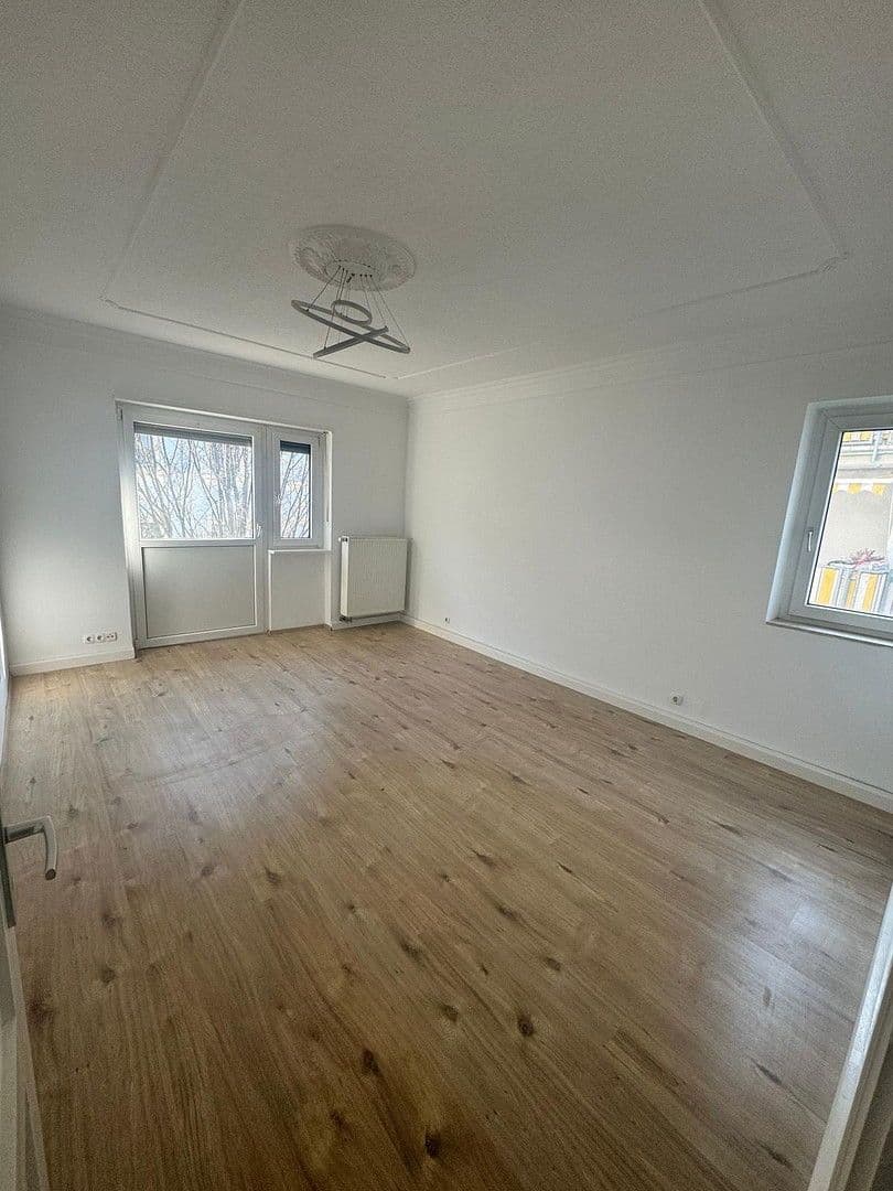Pronájem bytu 3+1 76 m², Eisenstraße 21, Mannheim, Bádensko-Württembersko Pronájem bytu 3+1 76 m², Eisenstraße 21, Mannheim, Bádensko-Württembersko