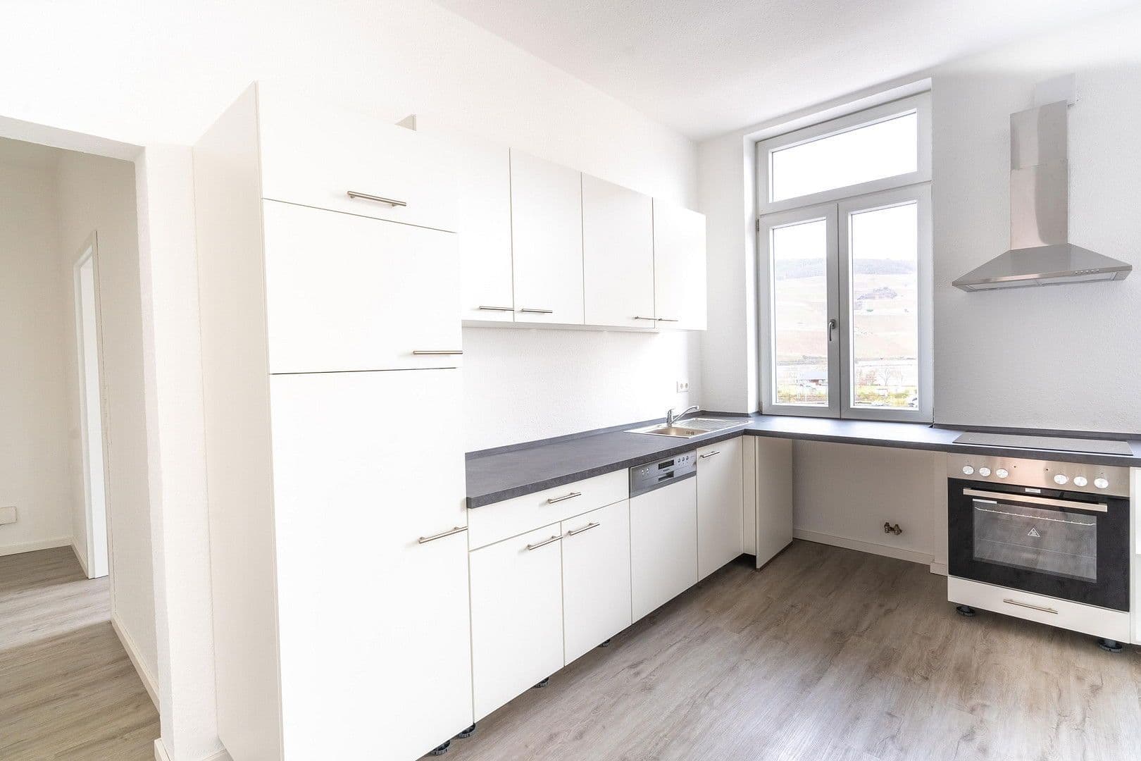 Pronájem bytu 3+1 93 m², Koblenzer Strasse 41, Bingen am Rhein, Porýní-Falc Pronájem bytu 3+1 93 m², Koblenzer Strasse 41, Bingen am Rhein, Porýní-Falc