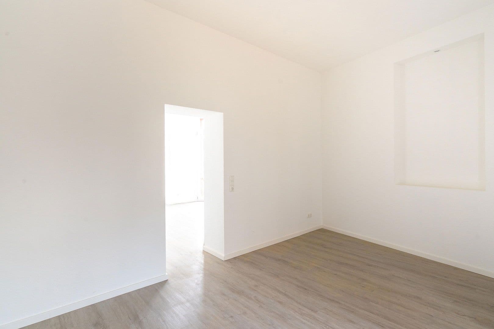 Pronájem bytu 3+1 93 m², Koblenzer Strasse 41, Bingen am Rhein, Porýní-Falc Pronájem bytu 3+1 93 m², Koblenzer Strasse 41, Bingen am Rhein, Porýní-Falc