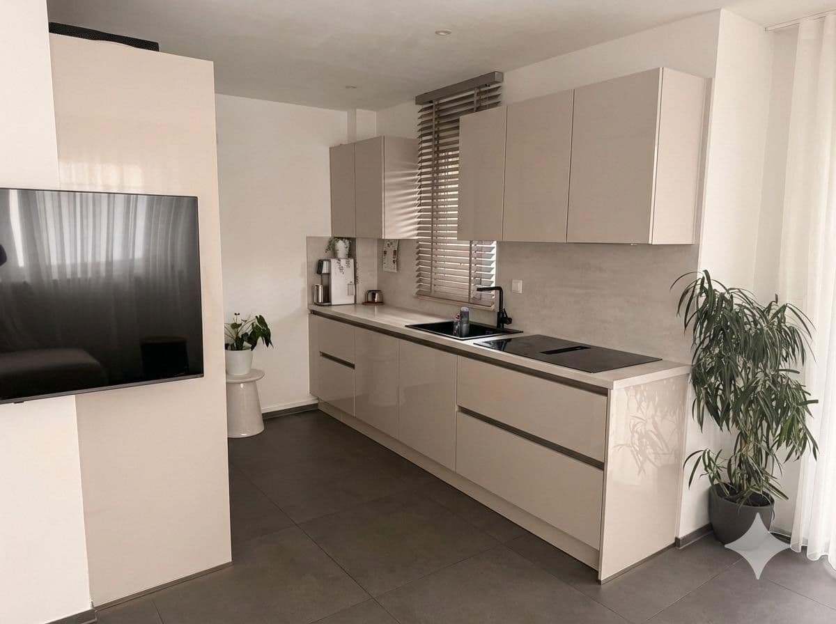 Prodej domu 450 m², pozemek 540 m², Rüsselsheim am Main, Hessen Prodej domu 450 m², pozemek 540 m², Rüsselsheim am Main, Hessen