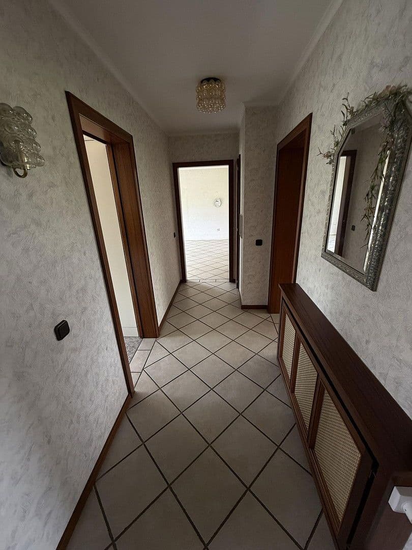 Prodej domu 143 m², pozemek 1.000 m², Haalerstraße 155, Würselen, Severní Porýní-Vestfálsko Prodej domu 143 m², pozemek 1.000 m², Haalerstraße 155, Würselen, Severní Porýní-Vestfálsko