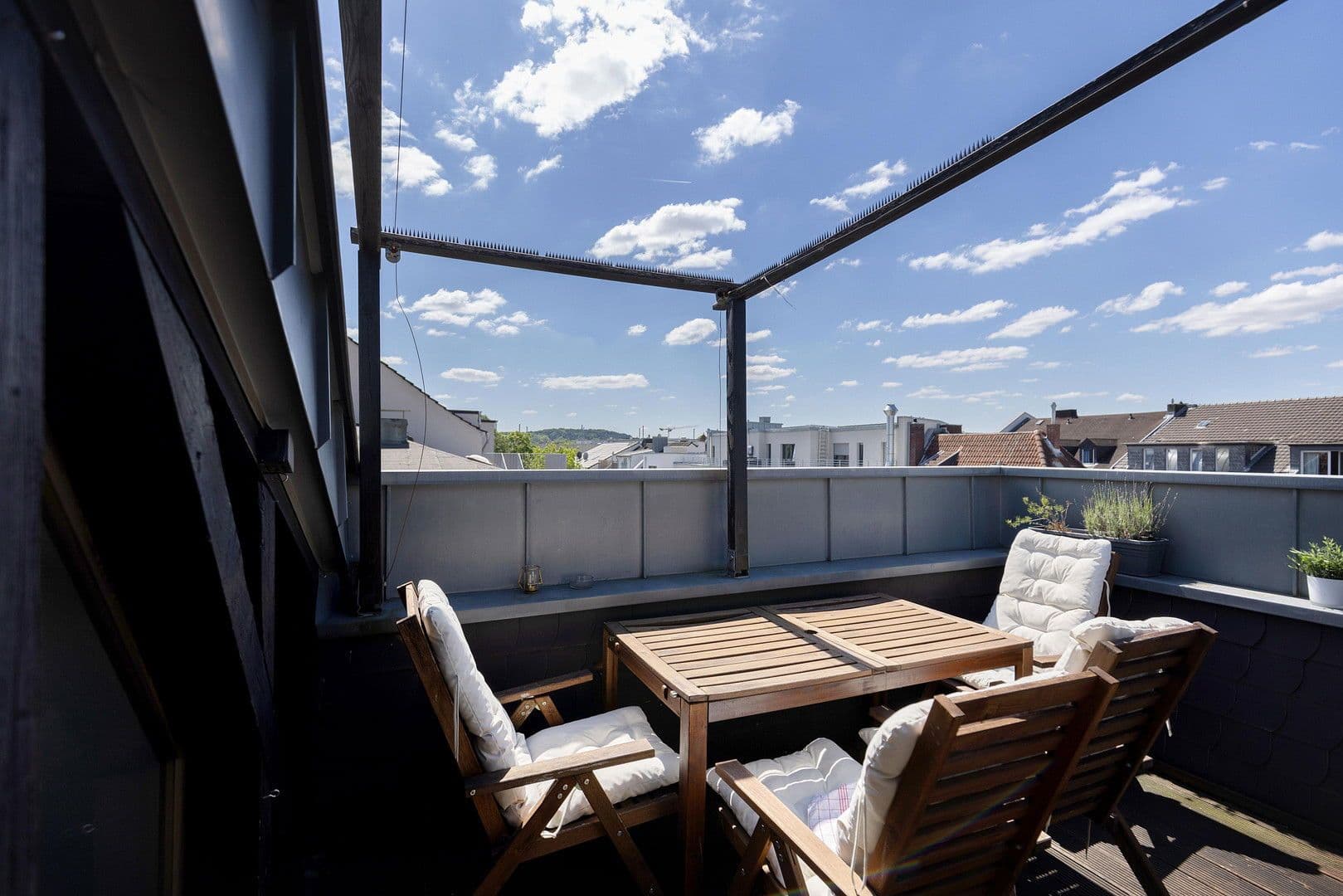 Prodej bytu 2+1 77 m², Bonn, Severní Porýní-Vestfálsko Prodej bytu 2+1 77 m², Bonn, Severní Porýní-Vestfálsko