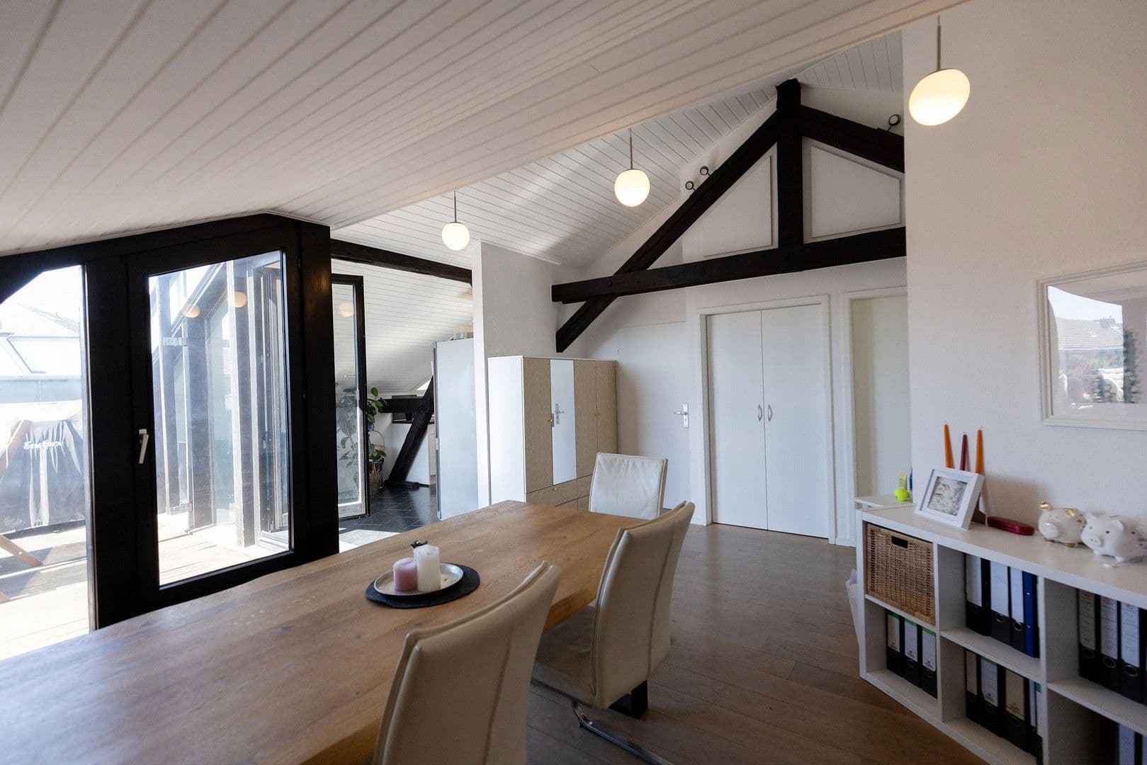 Prodej bytu 2+1 77 m², Bonn, Severní Porýní-Vestfálsko Prodej bytu 2+1 77 m², Bonn, Severní Porýní-Vestfálsko