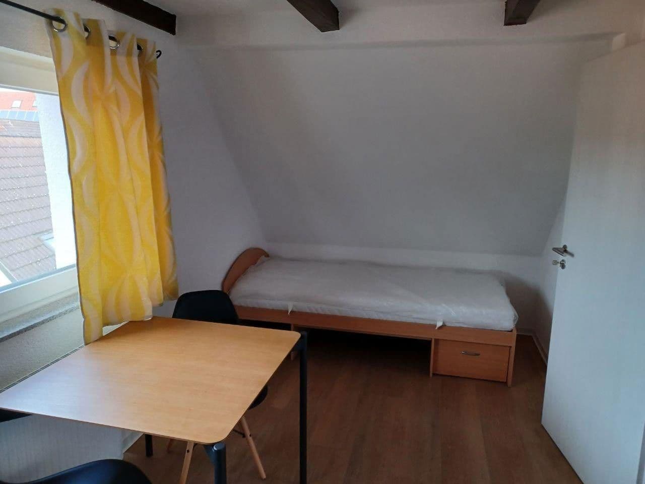 Pronájem bytu 4+1 79 m², Großbottwar, Bádensko-Württembersko Pronájem bytu 4+1 79 m², Großbottwar, Bádensko-Württembersko