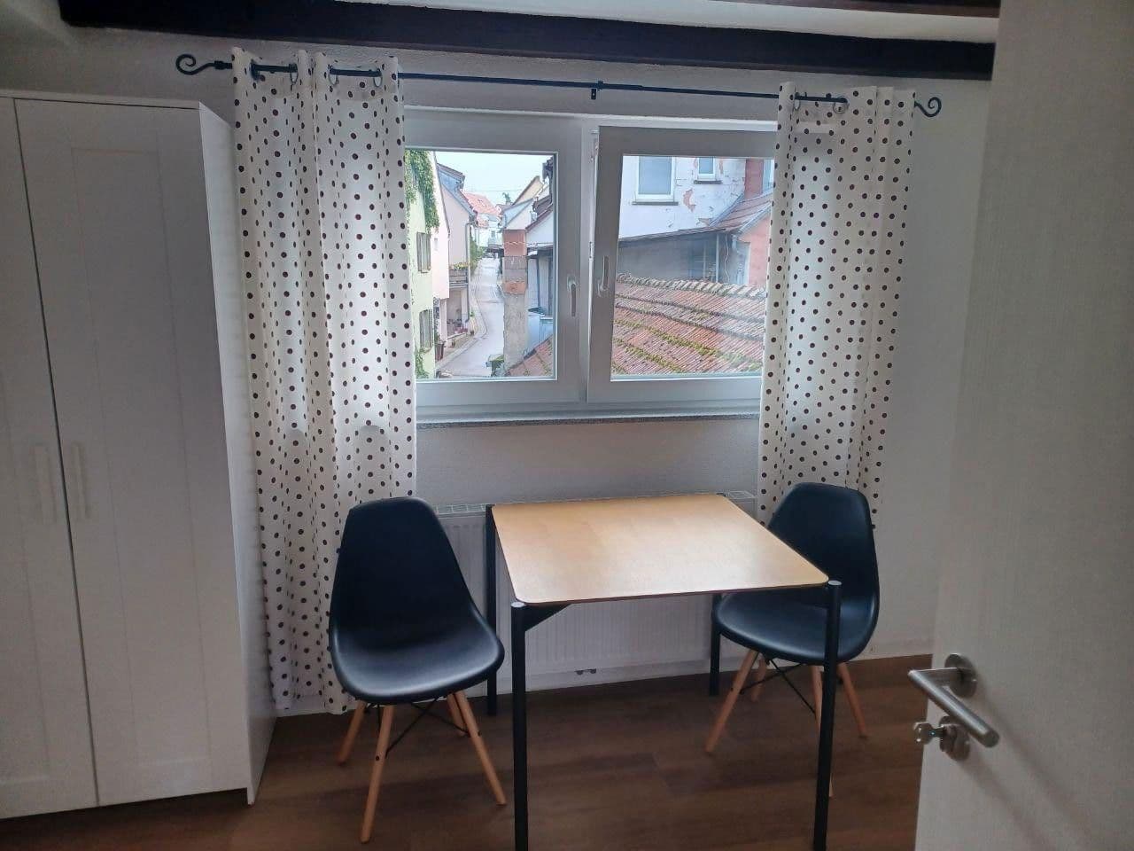 Pronájem bytu 4+1 79 m², Großbottwar, Bádensko-Württembersko Pronájem bytu 4+1 79 m², Großbottwar, Bádensko-Württembersko