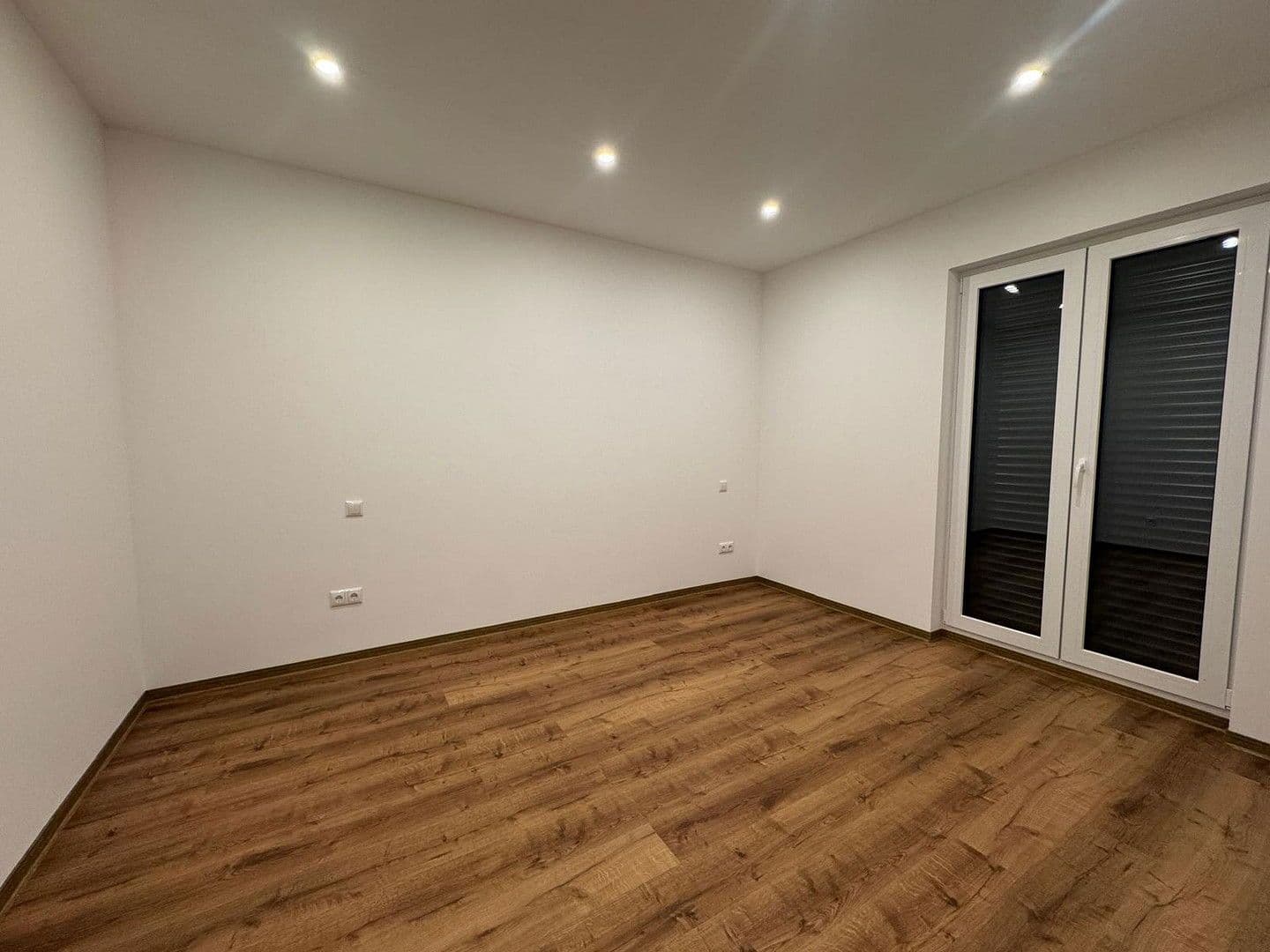 Pronájem bytu 2+1 69 m², Offenbach, Hessen Pronájem bytu 2+1 69 m², Offenbach, Hessen