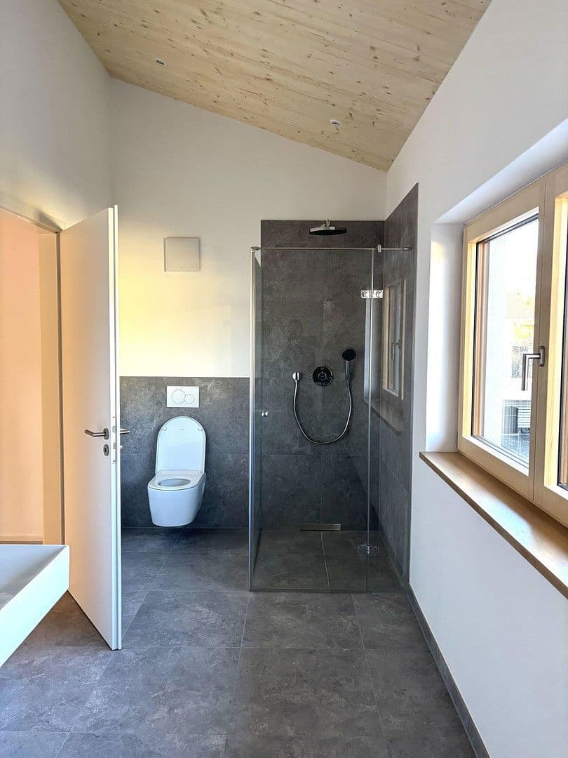 Pronájem domu 133 m², pozemek 250 m², Raubling, Bavorsko Pronájem domu 133 m², pozemek 250 m², Raubling, Bavorsko