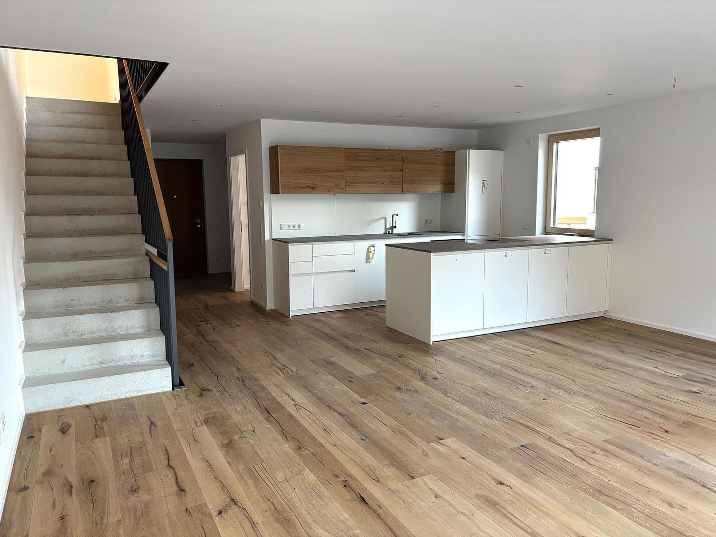 Pronájem domu 133 m², pozemek 250 m², Raubling, Bavorsko Pronájem domu 133 m², pozemek 250 m², Raubling, Bavorsko