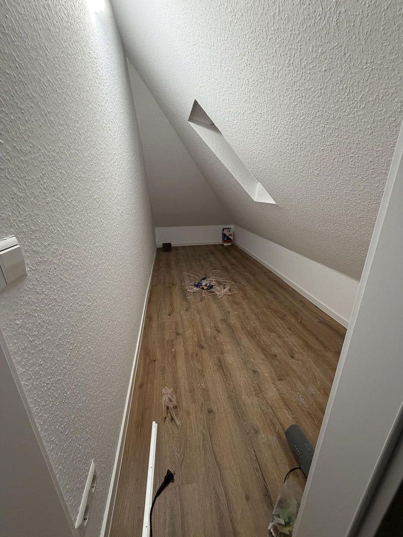 Pronájem bytu 2+kk 65 m², Eutingen- Pforzheim, Bádensko-Württembersko Pronájem bytu 2+kk 65 m², Eutingen- Pforzheim, Bádensko-Württembersko