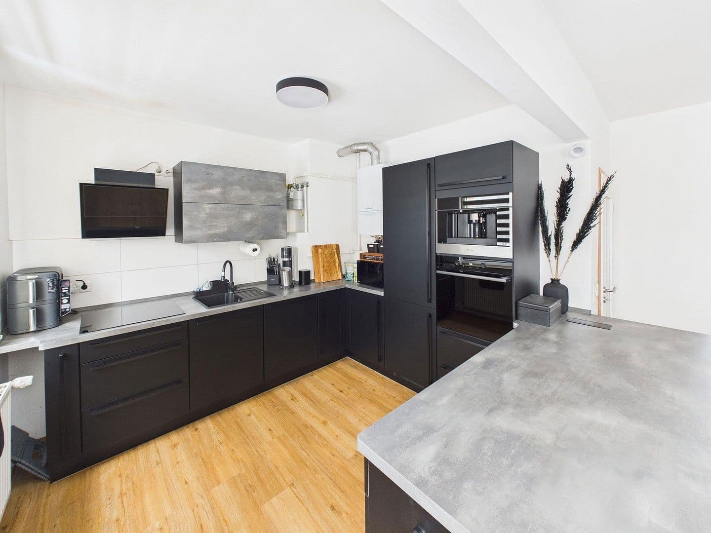 Pronájem bytu 3+1 85 m², Cochstedter Str. 32, Magdeburg, Sasko-Anhaltsko Pronájem bytu 3+1 85 m², Cochstedter Str. 32, Magdeburg, Sasko-Anhaltsko