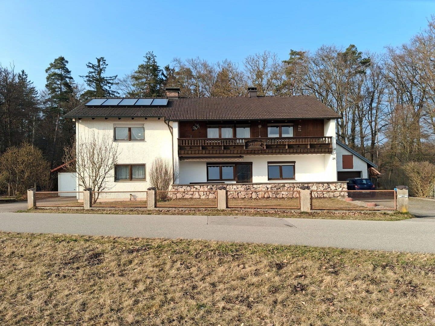 Prodej domu 250 m², pozemek 2.300 m², Emmerting, Bavorsko Prodej domu 250 m², pozemek 2.300 m², Emmerting, Bavorsko