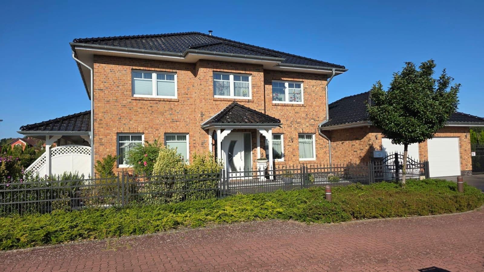 Prodej domu 265 m², pozemek 1.040 m², Riede, Dolní Sasko Prodej domu 265 m², pozemek 1.040 m², Riede, Dolní Sasko