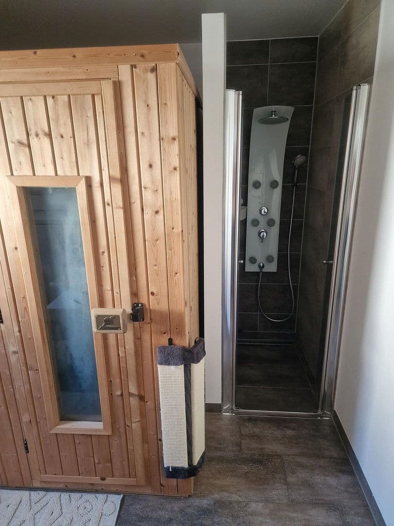 Prodej domu 233 m², pozemek 369 m², Andernach, Porýní-Falc Prodej domu 233 m², pozemek 369 m², Andernach, Porýní-Falc