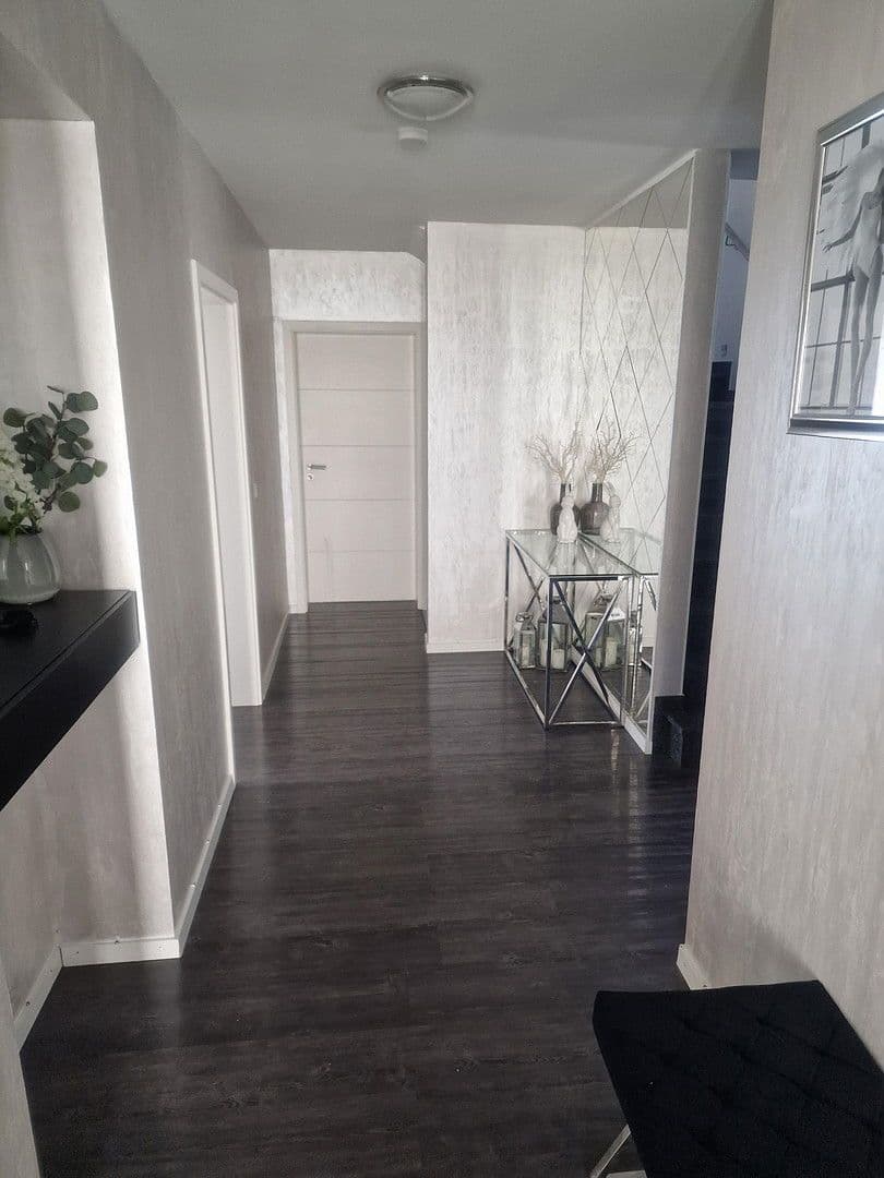 Prodej domu 233 m², pozemek 369 m², Andernach, Porýní-Falc Prodej domu 233 m², pozemek 369 m², Andernach, Porýní-Falc