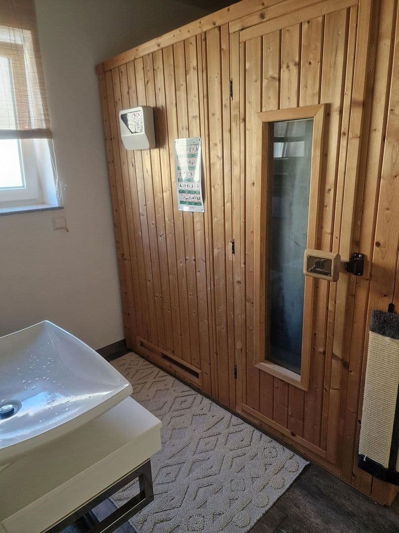 Prodej domu 233 m², pozemek 369 m², Andernach, Porýní-Falc Prodej domu 233 m², pozemek 369 m², Andernach, Porýní-Falc