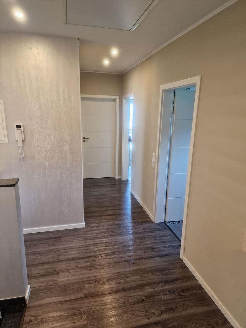 Prodej domu 233 m², pozemek 369 m², Andernach, Porýní-Falc Prodej domu 233 m², pozemek 369 m², Andernach, Porýní-Falc