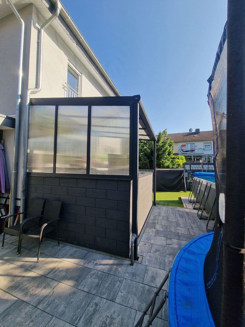 Prodej domu 233 m², pozemek 369 m², Andernach, Porýní-Falc Prodej domu 233 m², pozemek 369 m², Andernach, Porýní-Falc