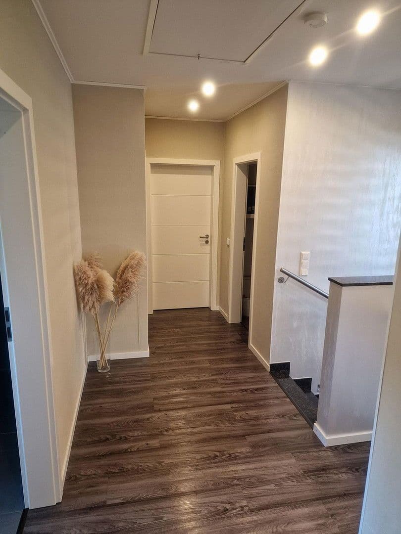 Prodej domu 233 m², pozemek 369 m², Andernach, Porýní-Falc Prodej domu 233 m², pozemek 369 m², Andernach, Porýní-Falc