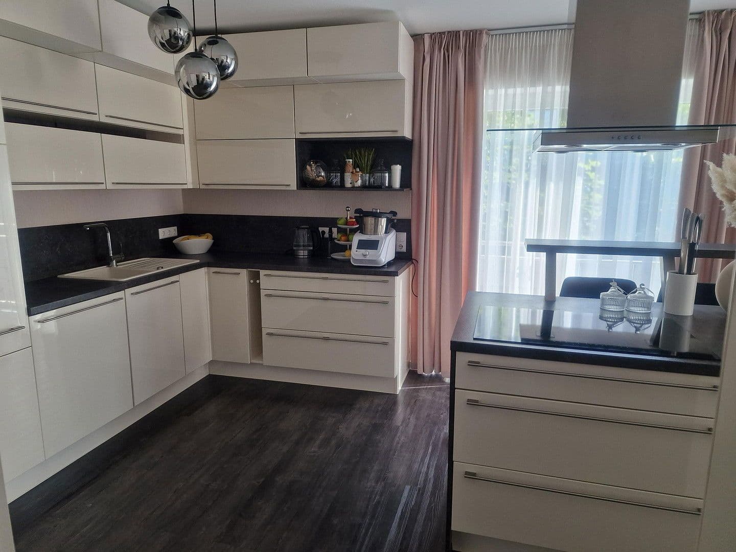 Prodej domu 233 m², pozemek 369 m², Andernach, Porýní-Falc Prodej domu 233 m², pozemek 369 m², Andernach, Porýní-Falc