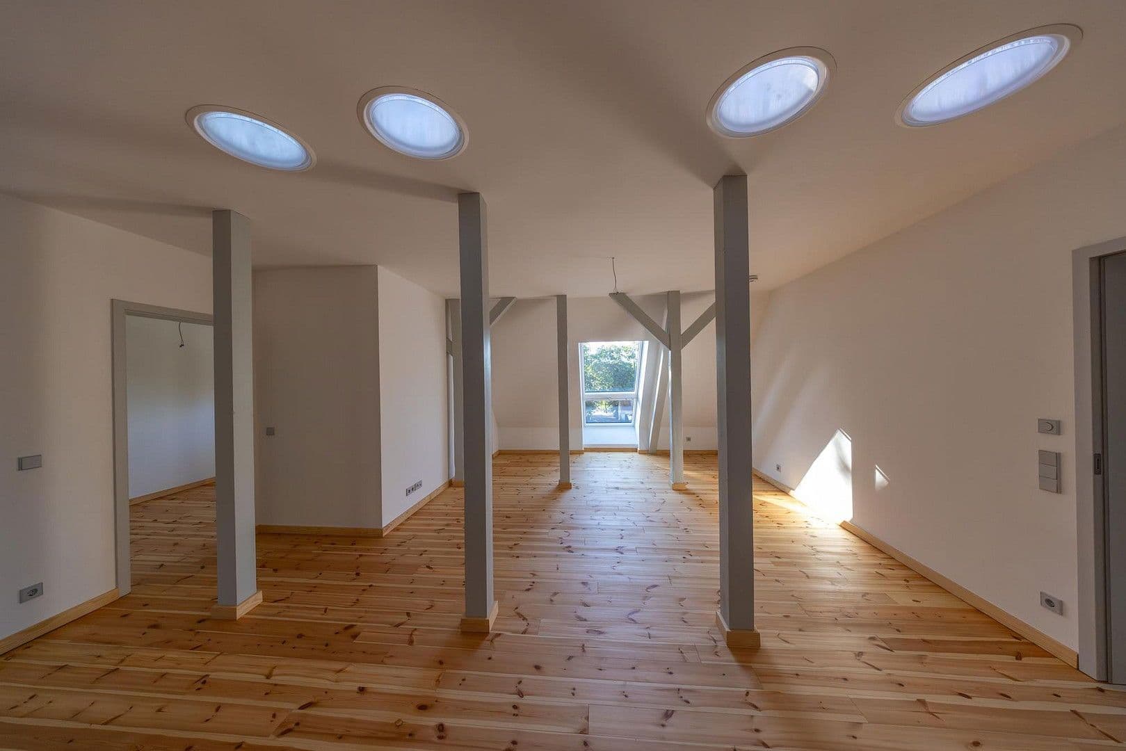 Pronájem bytu 4+1 107 m², Berliner Str. 27, Buckow, Braniborsko Pronájem bytu 4+1 107 m², Berliner Str. 27, Buckow, Braniborsko