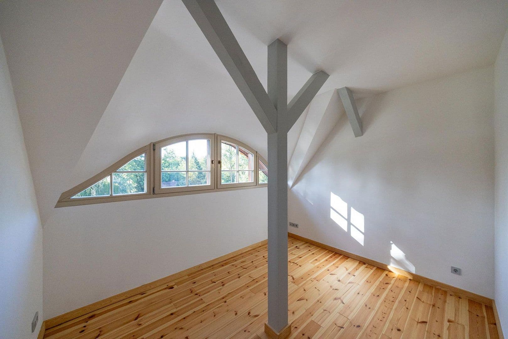 Pronájem bytu 4+1 107 m², Berliner Str. 27, Buckow, Braniborsko Pronájem bytu 4+1 107 m², Berliner Str. 27, Buckow, Braniborsko