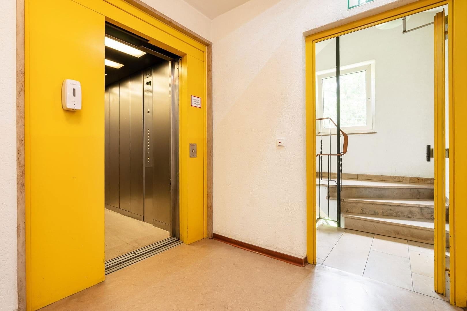 Pronájem bytu 1+1 18 m², Turmstr. 16, Cáchy, Severní Porýní-Vestfálsko Pronájem bytu 1+1 18 m², Turmstr. 16, Cáchy, Severní Porýní-Vestfálsko