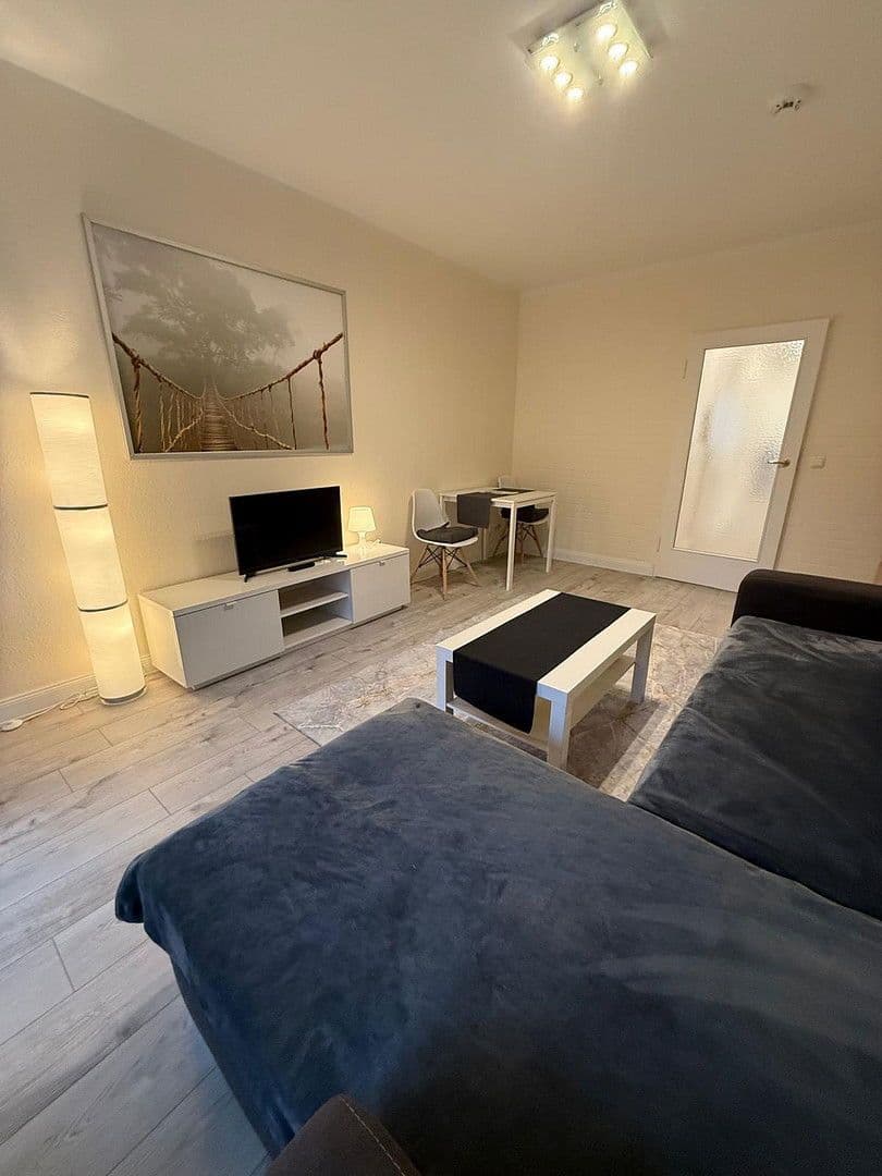 Pronájem bytu 1+1 35 m², Ritterstraße 21, Düsseldorf, Severní Porýní-Vestfálsko Pronájem bytu 1+1 35 m², Ritterstraße 21, Düsseldorf, Severní Porýní-Vestfálsko