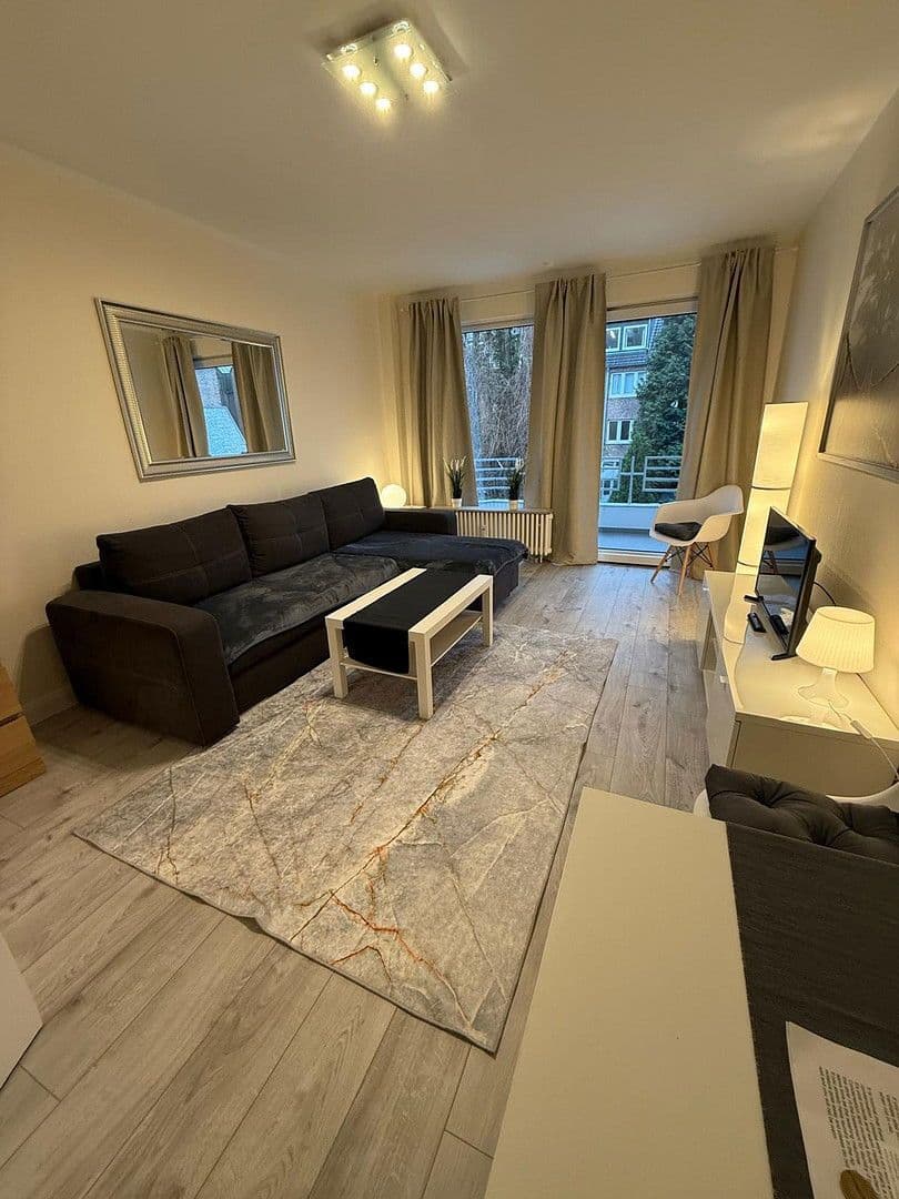 Pronájem bytu 1+1 35 m², Ritterstraße 21, Düsseldorf, Severní Porýní-Vestfálsko Pronájem bytu 1+1 35 m², Ritterstraße 21, Düsseldorf, Severní Porýní-Vestfálsko