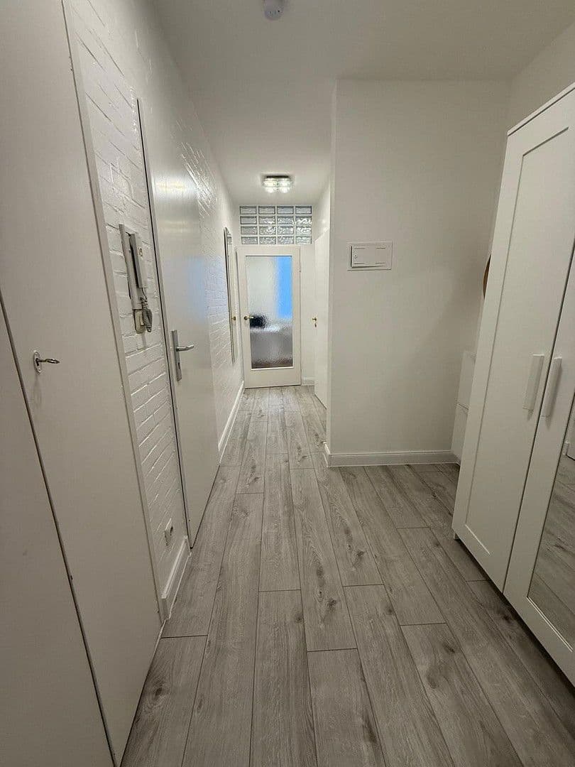 Pronájem bytu 1+1 35 m², Ritterstraße 21, Düsseldorf, Severní Porýní-Vestfálsko Pronájem bytu 1+1 35 m², Ritterstraße 21, Düsseldorf, Severní Porýní-Vestfálsko