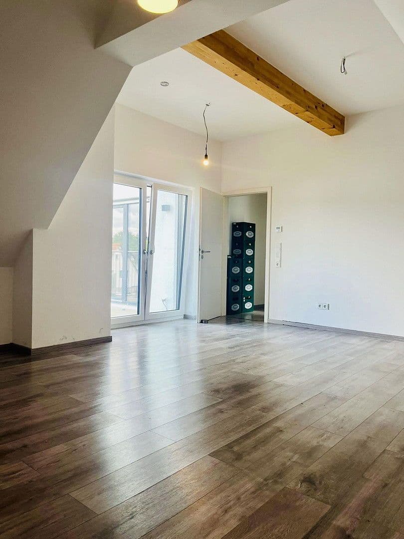 Pronájem bytu 3+1 110 m², Gwinnerstraße 35, Frankfurt am Main, Hessen Pronájem bytu 3+1 110 m², Gwinnerstraße 35, Frankfurt am Main, Hessen