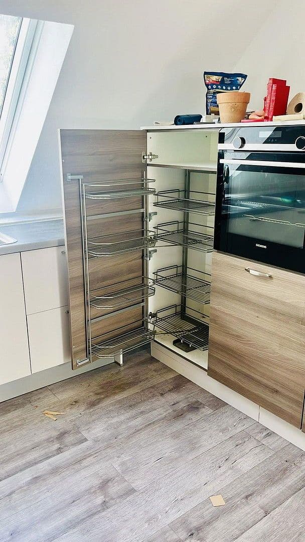 Pronájem bytu 3+1 110 m², Gwinnerstraße 35, Frankfurt am Main, Hessen Pronájem bytu 3+1 110 m², Gwinnerstraße 35, Frankfurt am Main, Hessen