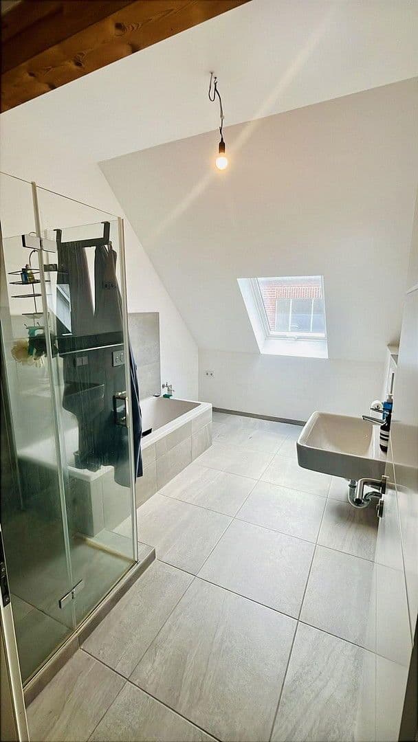 Pronájem bytu 3+1 110 m², Gwinnerstraße 35, Frankfurt am Main, Hessen Pronájem bytu 3+1 110 m², Gwinnerstraße 35, Frankfurt am Main, Hessen