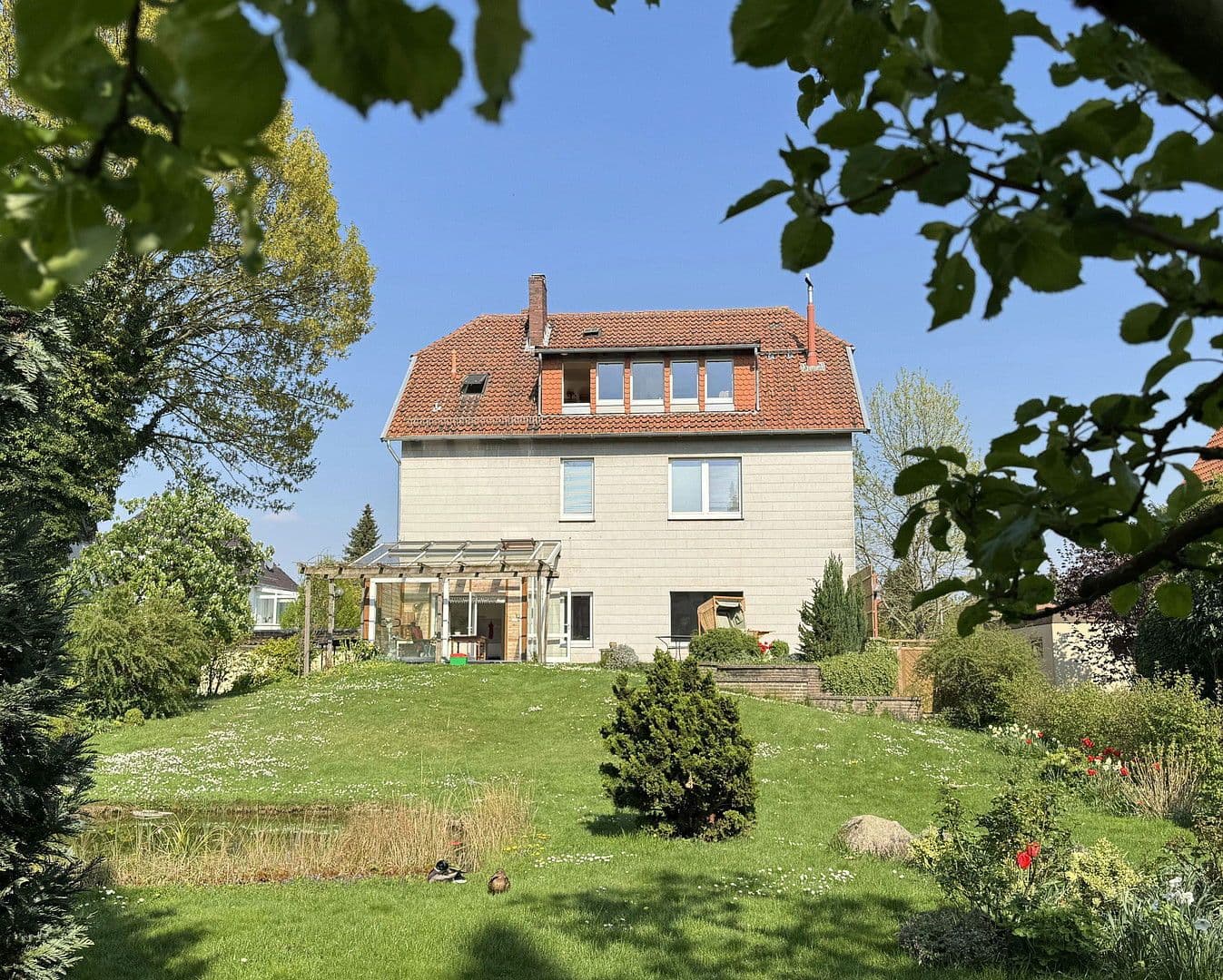 Prodej domu 300 m², pozemek 1.752 m², Ronnenberg, Dolní Sasko Prodej domu 300 m², pozemek 1.752 m², Ronnenberg, Dolní Sasko